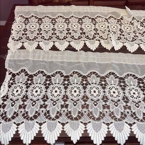Vintage 70s 80s cream embroidered crocheted flowers roses floral lace curtains